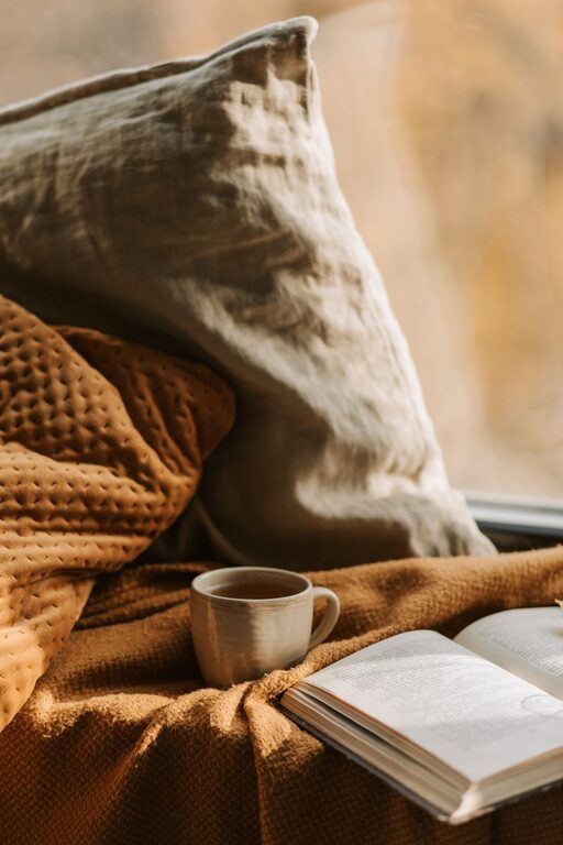 How to Create a Cozy Reading Nook at Home